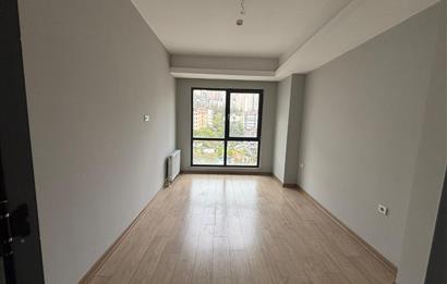 KAĞITHANE MERKEZ MEGA 2 BLOK'TA BOŞ - GENİŞ SATILIK 2+1