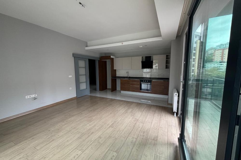 KAĞITHANE MERKEZ MEGA 2 BLOK'TA BOŞ - GENİŞ SATILIK 2+1