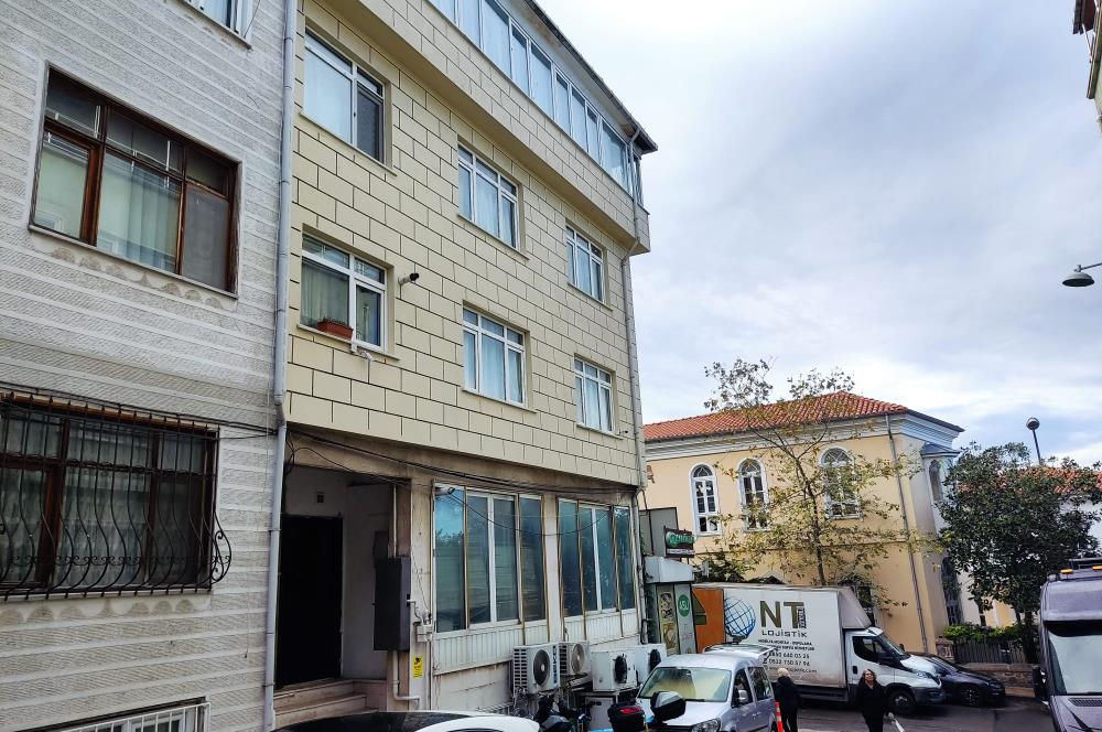 üsküdar merkezde  3 katlı müstakil satılık daire 