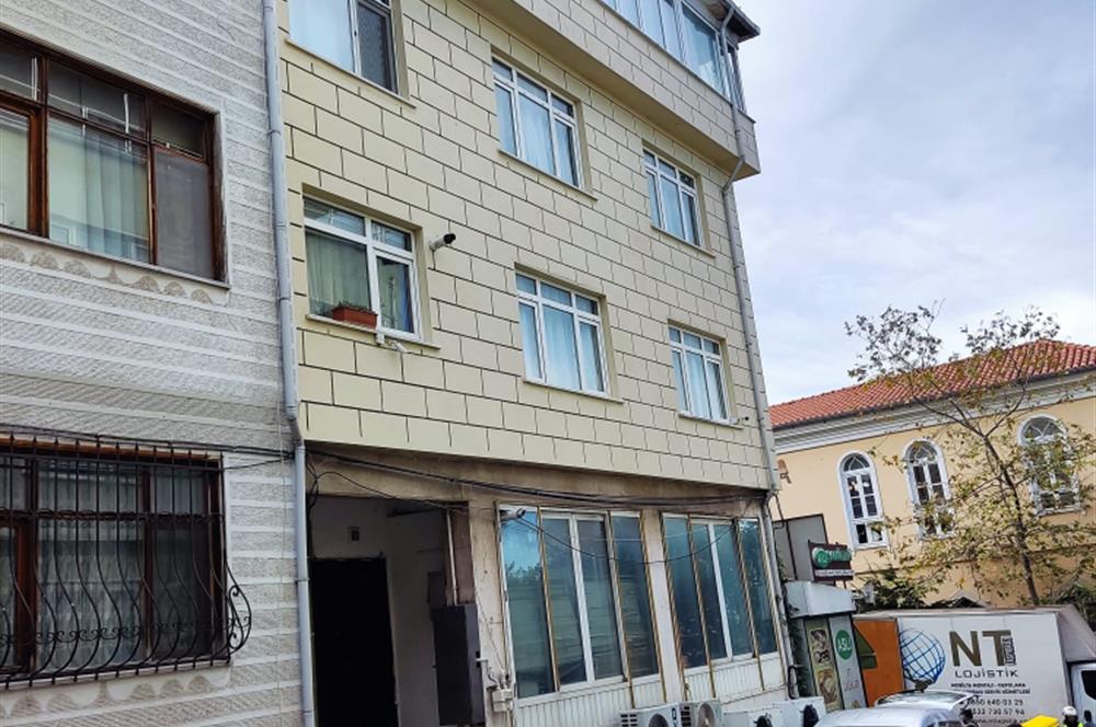 üsküdar merkezde  3 katlı müstakil satılık daire 