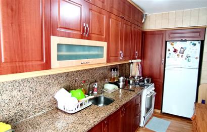 üsküdar merkezde  3 katlı müstakil satılık daire 