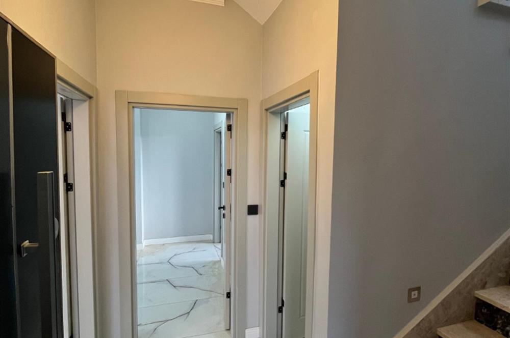 GÜRE'DE BUTİK SİTEDE DOĞA MANZARALI BAHÇESİ OLAN VİLLA