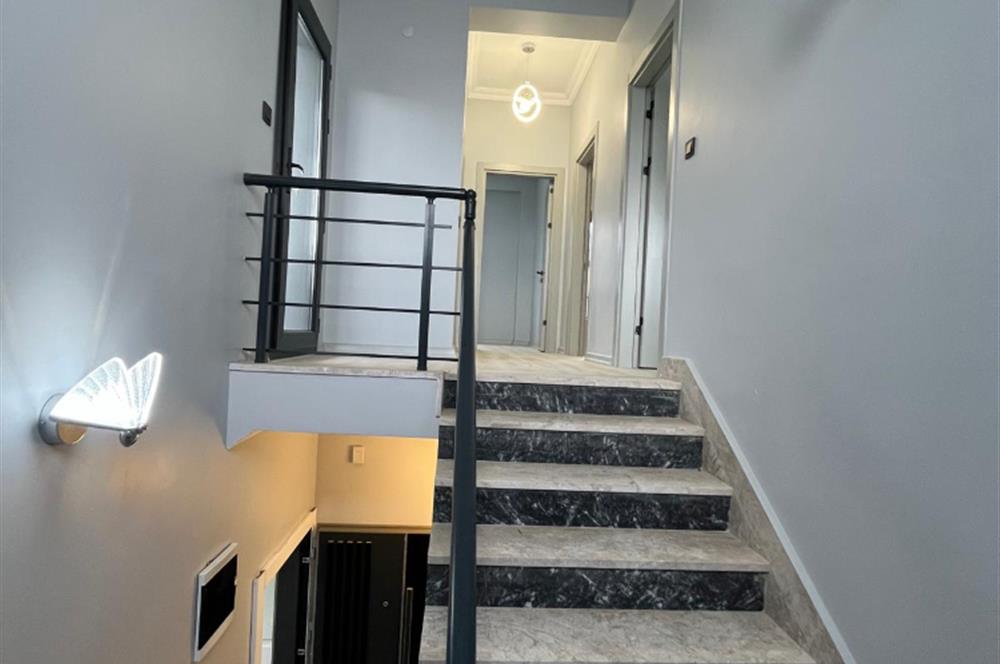 GÜRE'DE BUTİK SİTEDE DOĞA MANZARALI BAHÇESİ OLAN VİLLA