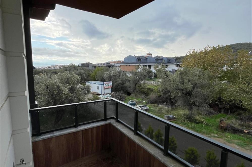 GÜRE'DE BUTİK SİTEDE DOĞA MANZARALI BAHÇESİ OLAN VİLLA