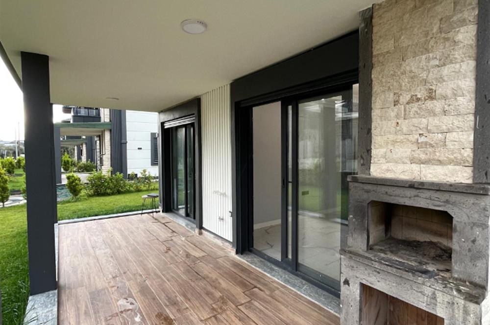 GÜRE'DE BUTİK SİTEDE DOĞA MANZARALI BAHÇESİ OLAN VİLLA