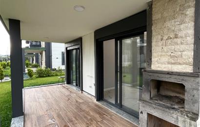 GÜRE'DE BUTİK SİTEDE DOĞA MANZARALI BAHÇESİ OLAN VİLLA