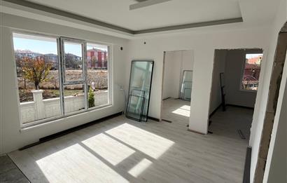 ÇUBUK DUMLUPINAR HAVAALANI PROTOKOL YOLUNDA SATILIK 2+1 DAİRE