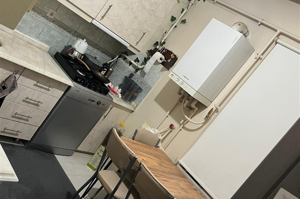 C21 BAL'DAN YONCA MEVKİİ ÇARŞI MERKEZİNDE SATILIK 2+1 DAİRE