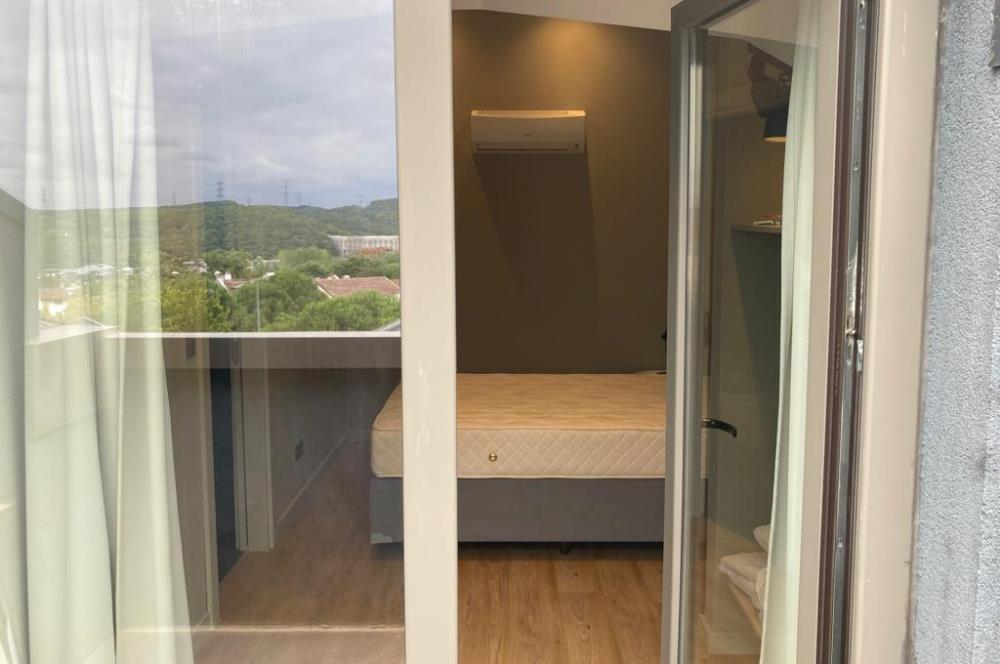 HIM SUITES KEMERBURGAZ da 1+1 EŞYALI ÇATI DUBLEKSİ