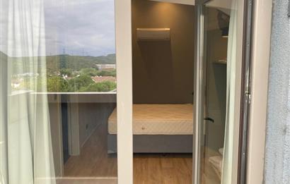 HIM SUITES KEMERBURGAZ da 1+1 EŞYALI ÇATI DUBLEKSİ