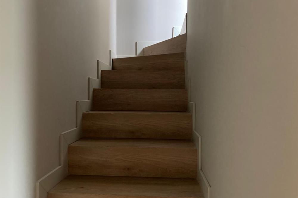 HIM SUITES KEMERBURGAZ da 1+1 EŞYALI ÇATI DUBLEKSİ