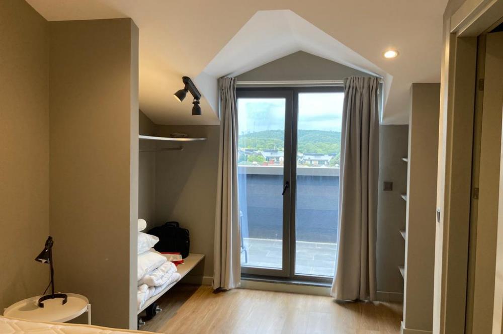 HIM SUITES KEMERBURGAZ da 1+1 EŞYALI ÇATI DUBLEKSİ