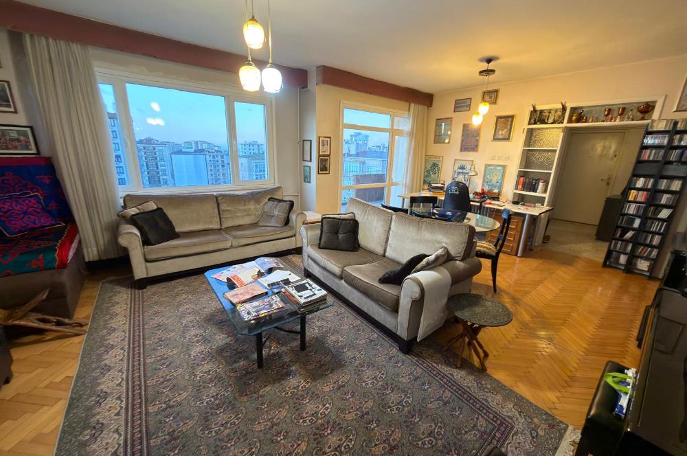 KADIKÖY KOZYATAĞI OYAK A SİTESİNDE BALKONLU 3+1 SATILIK DAİRE