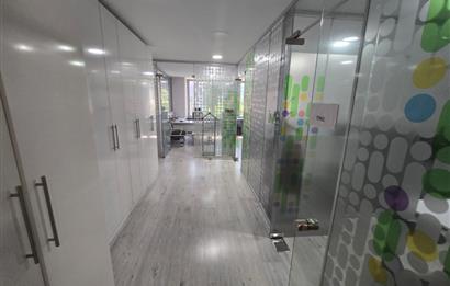 CENTURY 21'DEN ŞİŞLİ GOLDEN PLAZA'DA SATILIK GENİŞ İŞ YERİ