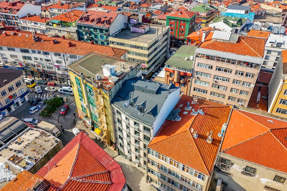 Çağlayan Vatan Caddesinde reklam değeri yüksek satılık dükkan. 