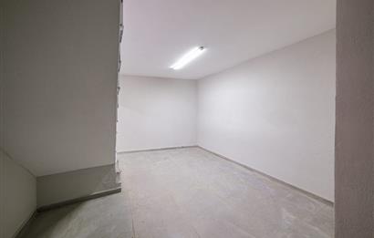 Çağlayan Vatan Caddesinde reklam değeri yüksek satılık dükkan. 