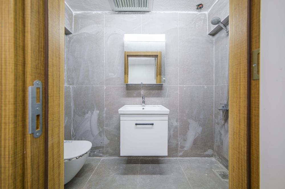 Çağlayan Vatan Caddesinde reklam değeri yüksek satılık dükkan. 