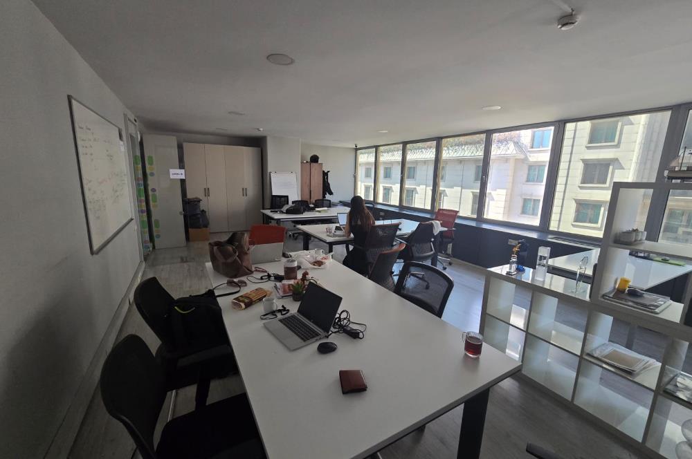 CENTURY 21'DEN ŞİŞLİ GOLDEN PLAZA'DA SATILIK GENİŞ İŞ YERİ