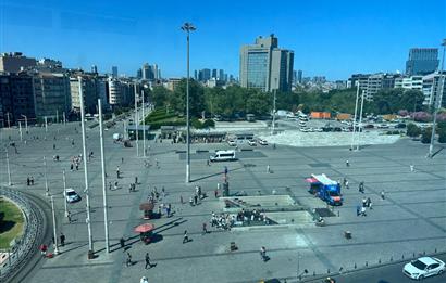 TAKSİM MEYDANINDA KİRALIK NEZİH BİR OFİS