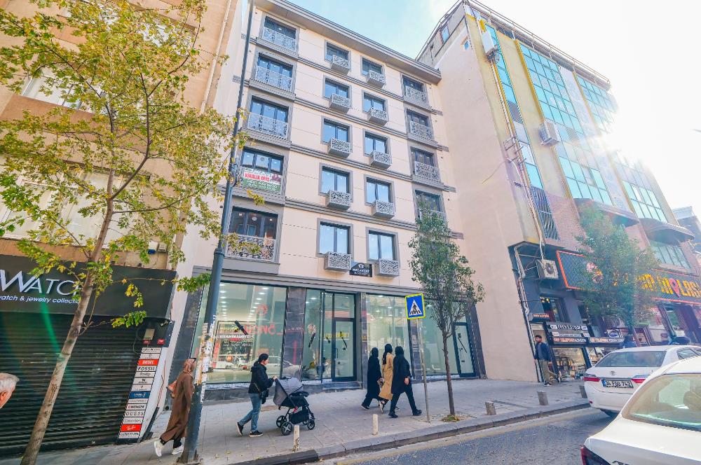 Çağlayan Vatan Caddesinde reklam değeri yüksek satılık dükkan. 