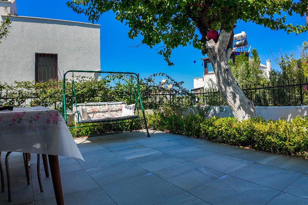 Boğaziçi Gümüşkum Sitesinde Kiralık Müstakil Tripleks Villa