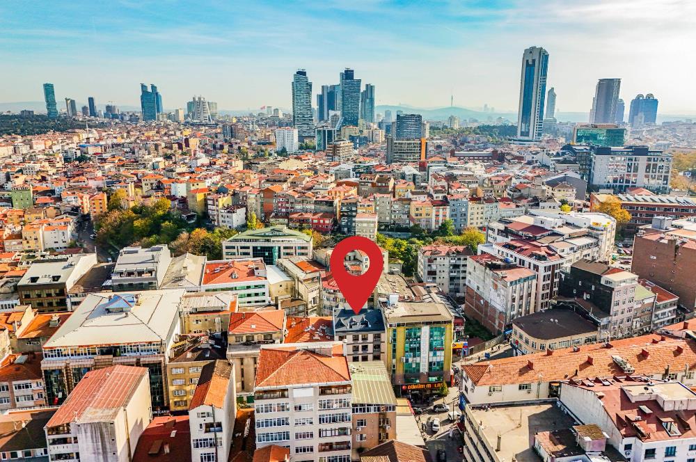 Çağlayan Vatan Caddesinde reklam değeri yüksek satılık dükkan. 