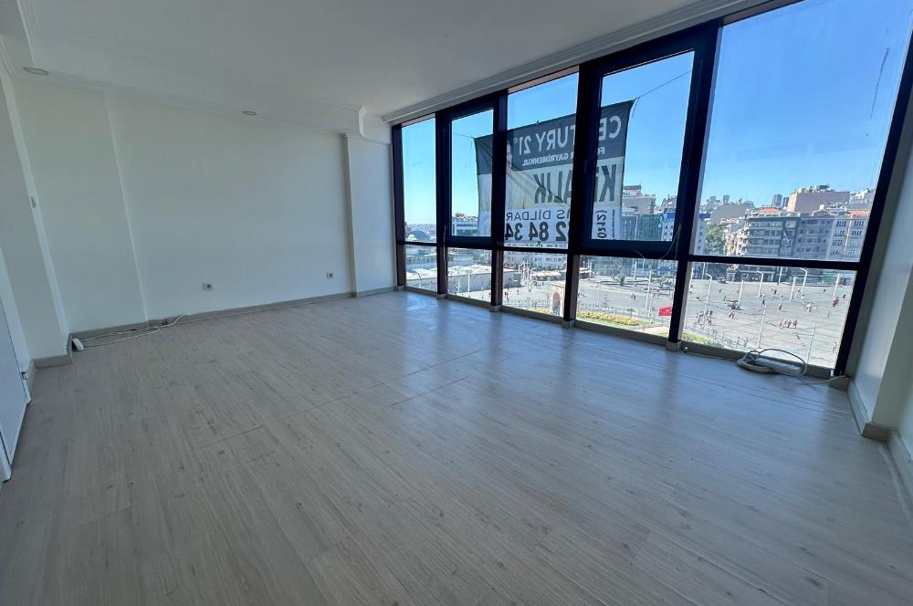 TAKSİM MEYDANINDA KİRALIK NEZİH BİR OFİS