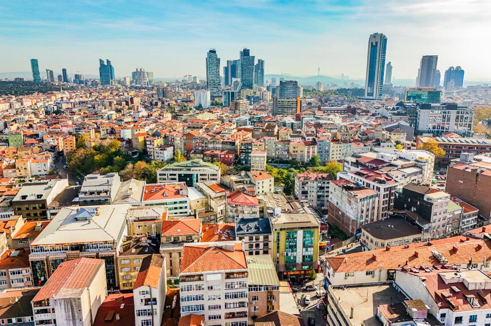 Çağlayan Vatan Caddesinde reklam değeri yüksek satılık dükkan. 