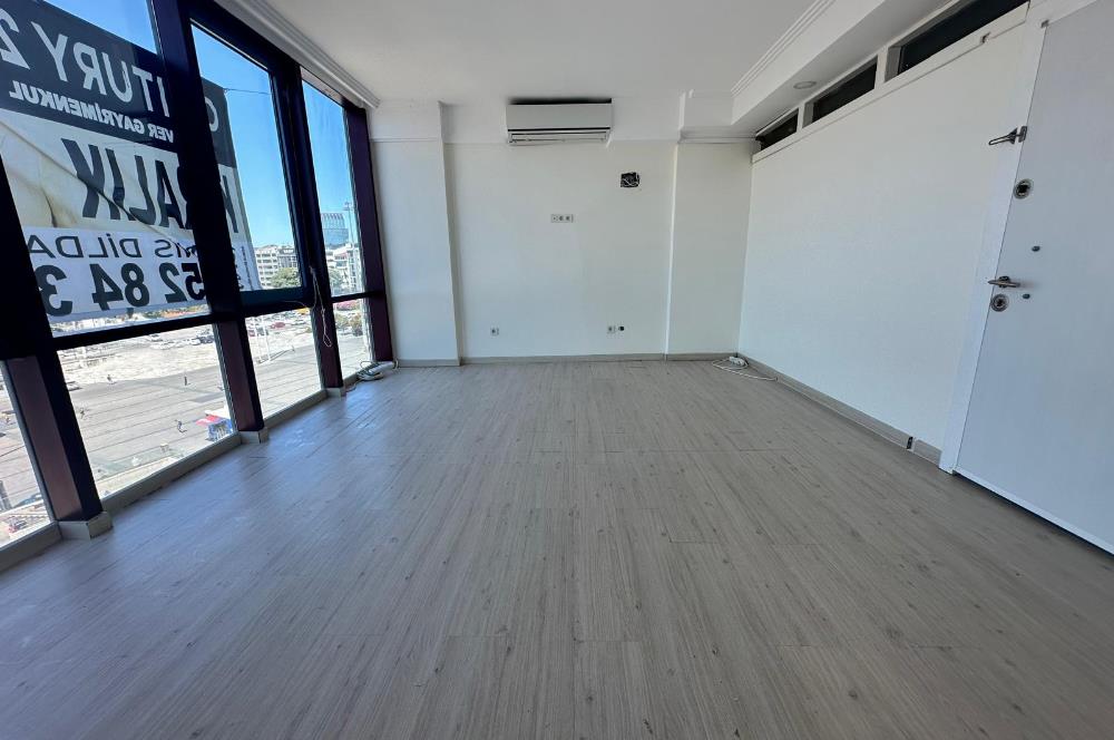 TAKSİM MEYDANINDA KİRALIK NEZİH BİR OFİS