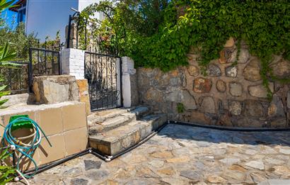 Boğaziçi Gümüşkum Sitesinde Kiralık Müstakil Tripleks Villa