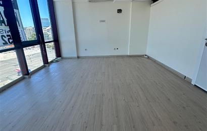 TAKSİM MEYDANINDA KİRALIK NEZİH BİR OFİS