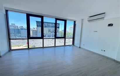 TAKSİM MEYDANINDA KİRALIK NEZİH BİR OFİS