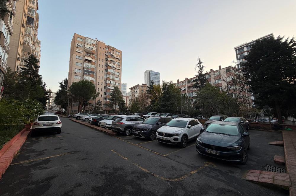 KADIKÖY KOZYATAĞI OYAK A SİTESİNDE BALKONLU 3+1 SATILIK DAİRE