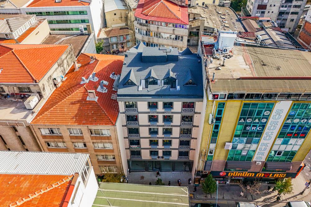 Çağlayan Vatan Caddesinde reklam değeri yüksek satılık dükkan. 