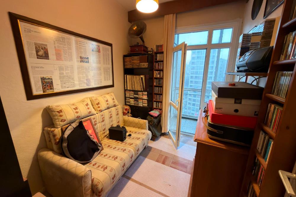 KADIKÖY KOZYATAĞI OYAK A SİTESİNDE BALKONLU 3+1 SATILIK DAİRE