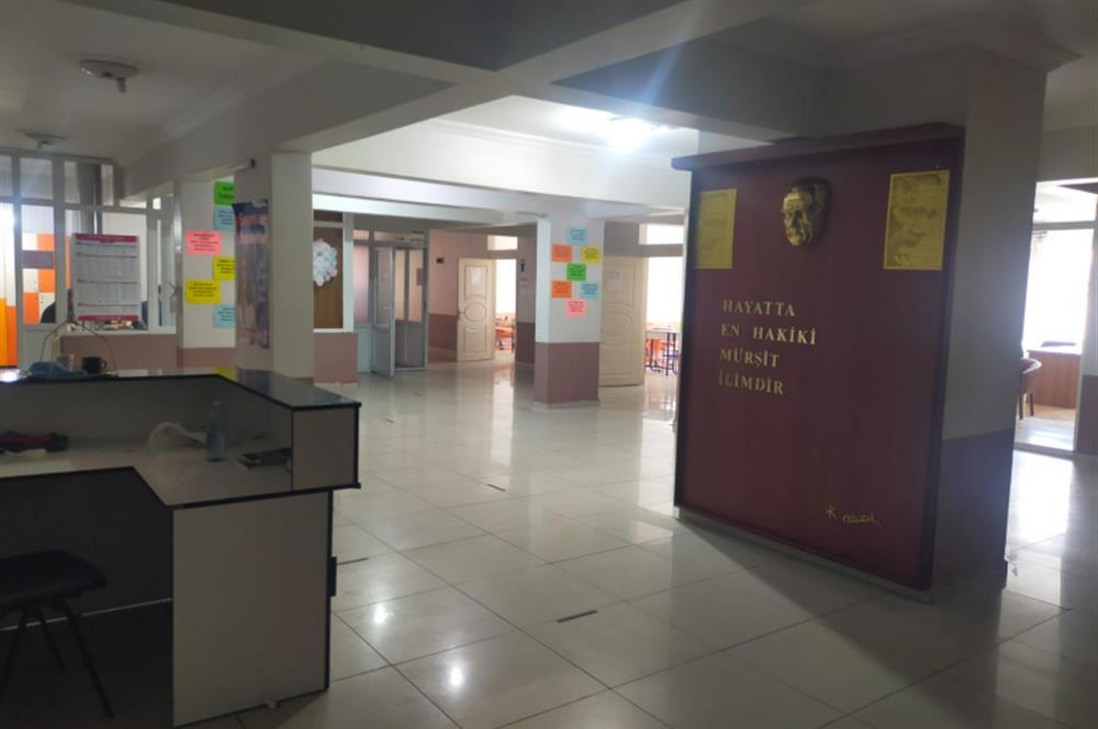 Bankadan Satılık 750 m2 Ofis Katı