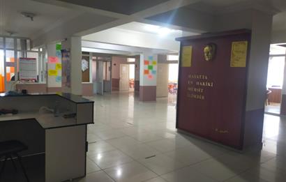 Bankadan Satılık 750 m2 Ofis Katı