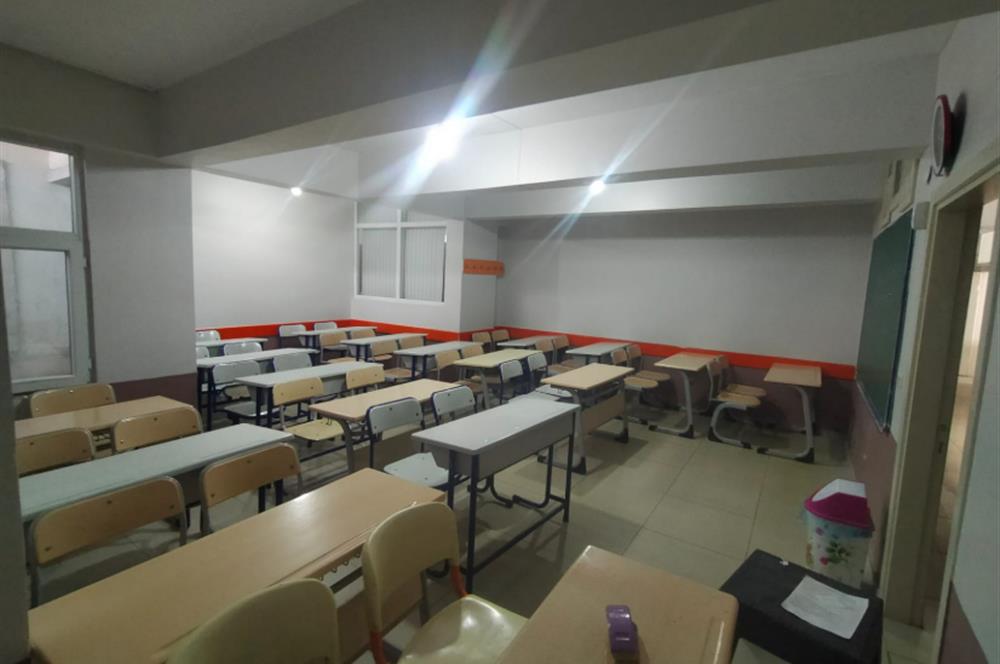 Bankadan Satılık 750 m2 Ofis Katı