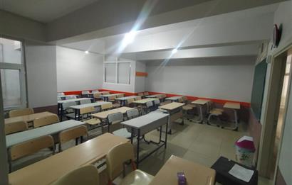 Bankadan Satılık 750 m2 Ofis Katı