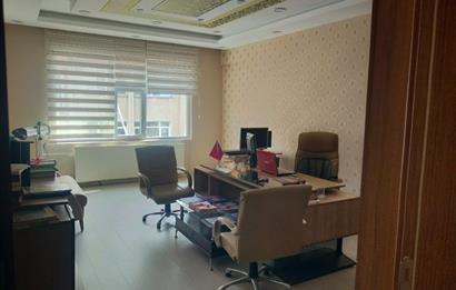 Bankadan Satılık 750 m2 Ofis Katı