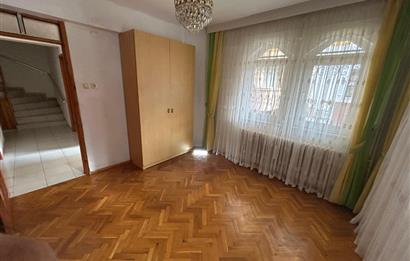 C21 BAL'DAN BAHÇELİEVLER'DE EŞYALI MÜSTAKİL 5+1 KİRALIK TRİPLEKS