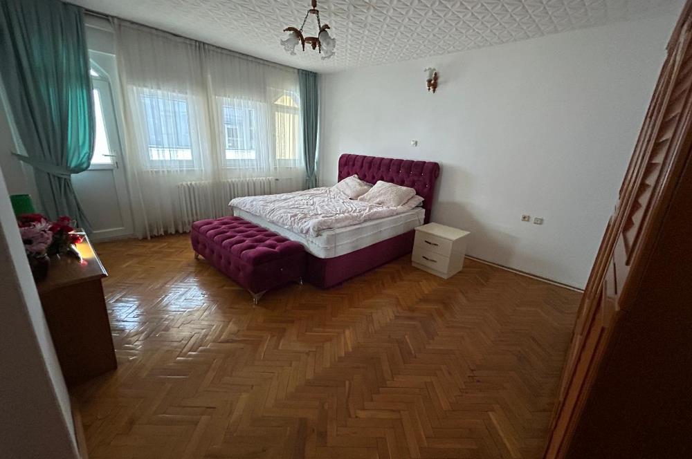 C21 BAL'DAN BAHÇELİEVLER'DE EŞYALI MÜSTAKİL 5+1 KİRALIK TRİPLEKS