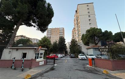 KADIKÖY KOZYATAĞI OYAK A SİTESİNDE BALKONLU 3+1 SATILIK DAİRE