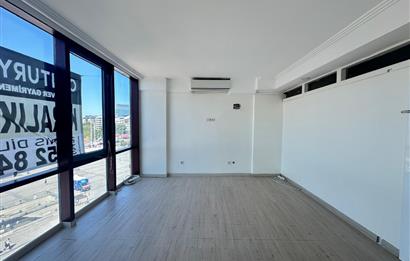 TAKSİM MEYDANINDA KİRALIK NEZİH BİR OFİS