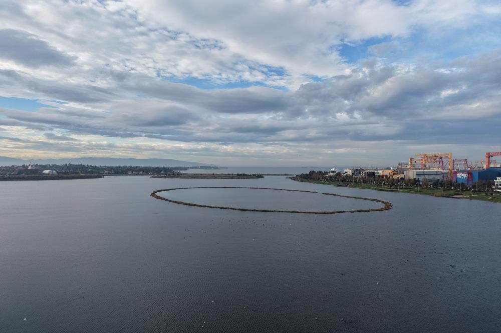 TUZLA TERSANELER BÖLGESİNDE ABDUŞ GÖLÜNE KOMŞU SATILIK ARSA
