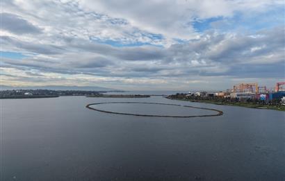 TUZLA TERSANELER BÖLGESİNDE ABDUŞ GÖLÜNE KOMŞU SATILIK ARSA