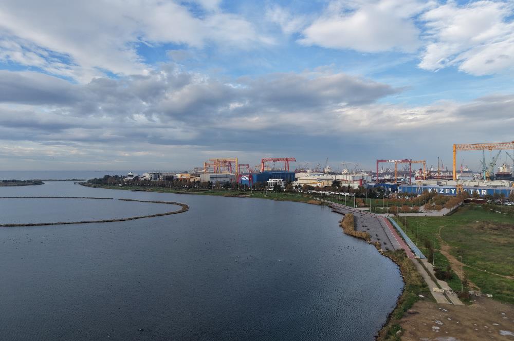 TUZLA TERSANELER BÖLGESİNDE ABDUŞ GÖLÜNE KOMŞU SATILIK ARSA