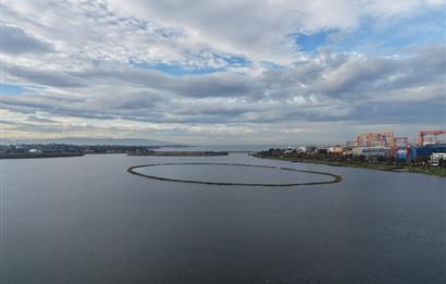 TUZLA TERSANELER BÖLGESİNDE ABDUŞ GÖLÜNE KOMŞU SATILIK ARSA