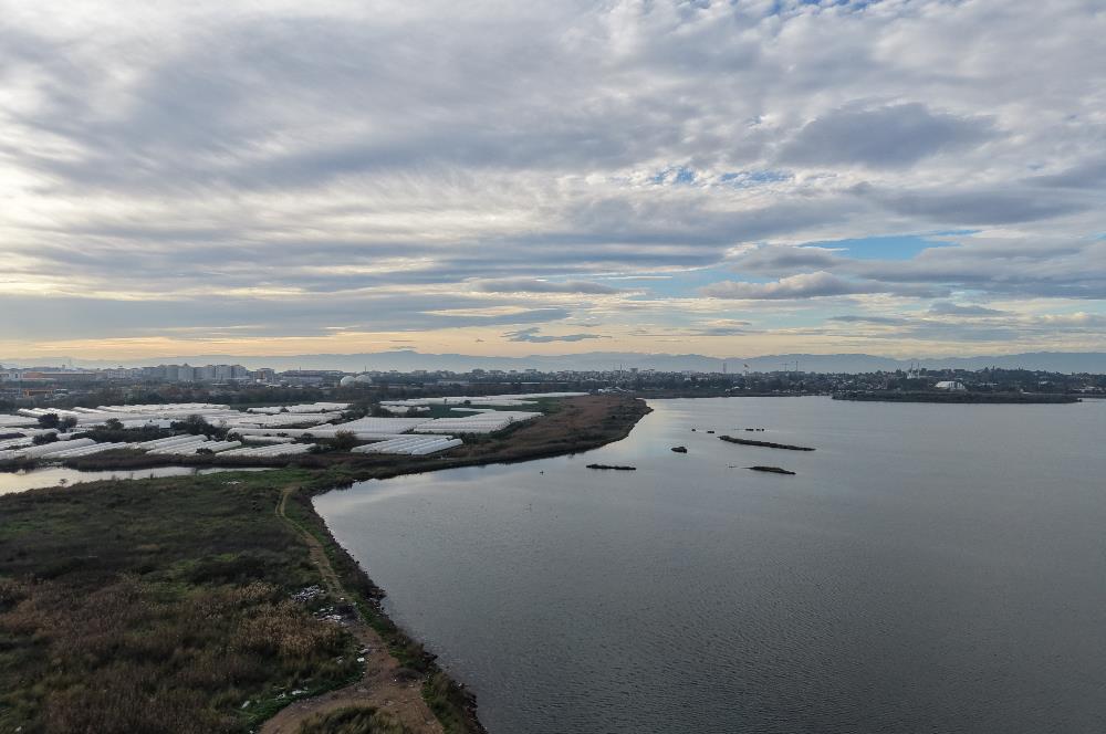 TUZLA TERSANELER BÖLGESİNDE ABDUŞ GÖLÜNE KOMŞU SATILIK ARSA