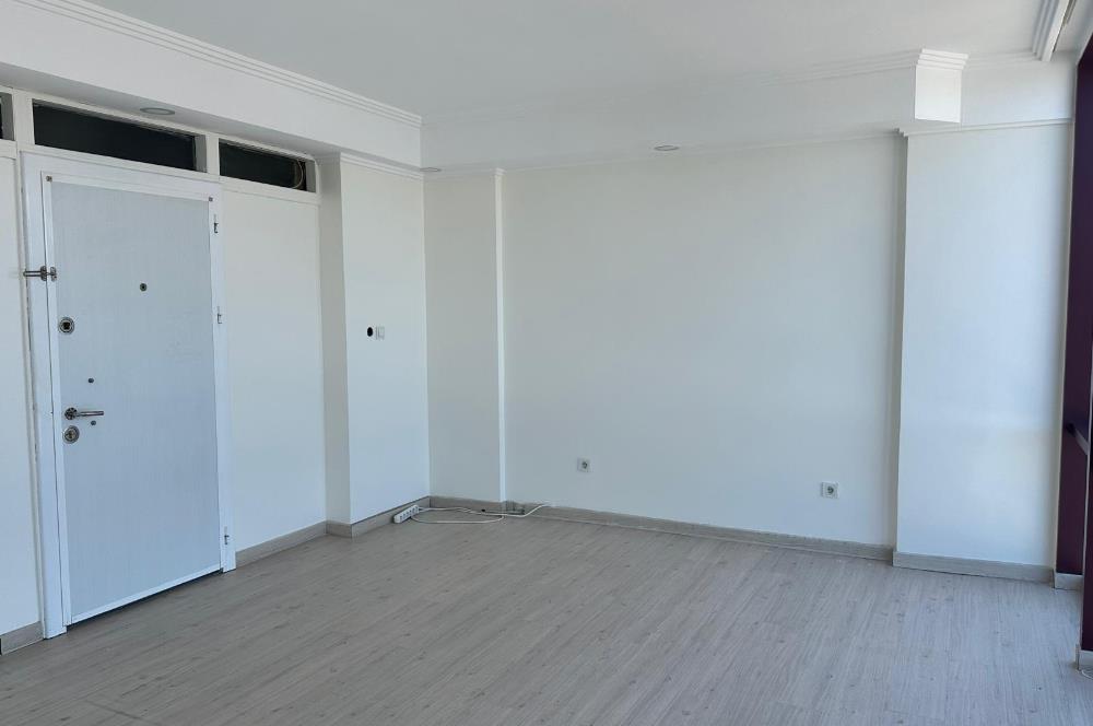 TAKSİM MEYDANINDA KİRALIK NEZİH BİR OFİS